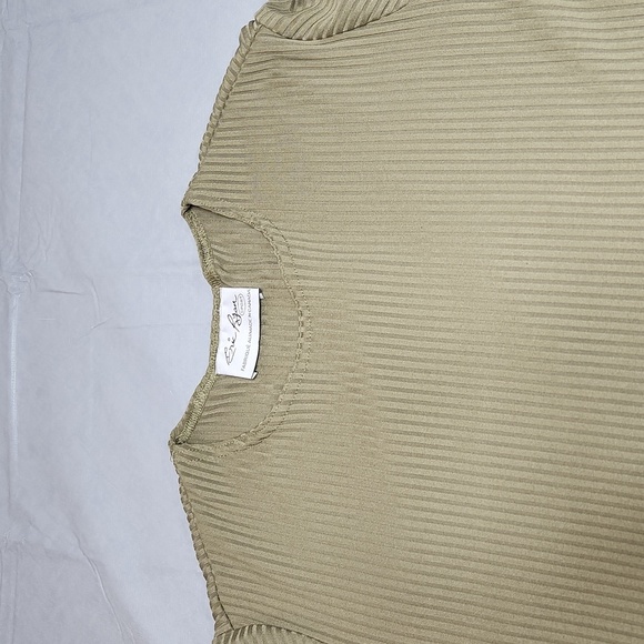 Eric Ryan Sport Shirt - Picture 6 of 11